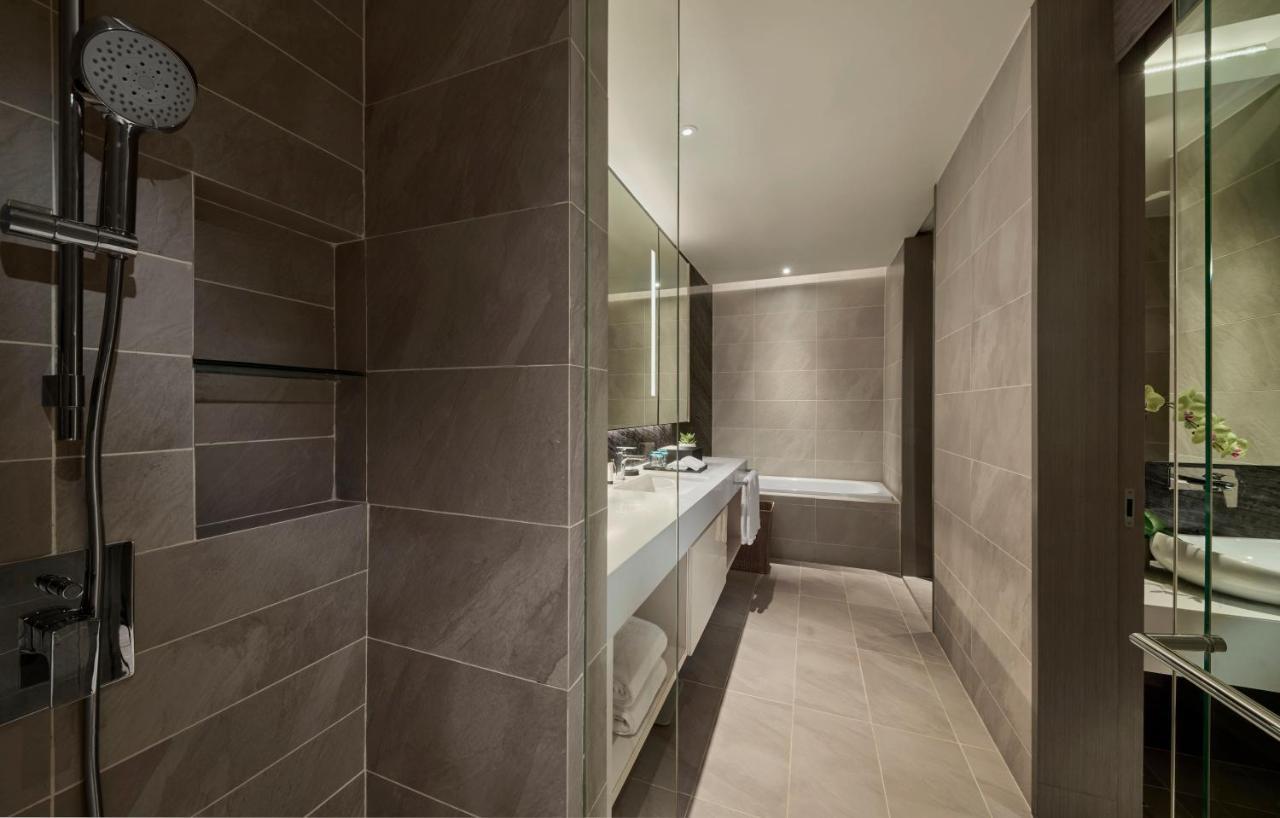 Pan Pacific Serviced Suites Куала Лумпур Екстериор снимка Bathroom